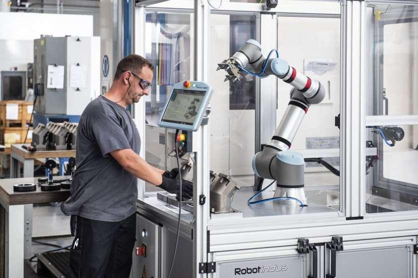 Universal Robots lance un cobot pour charge lourde, destin� � l�automatisation collaborative