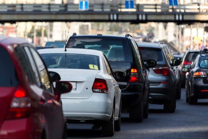 Conduite a une vitesse reduite voiture hybride